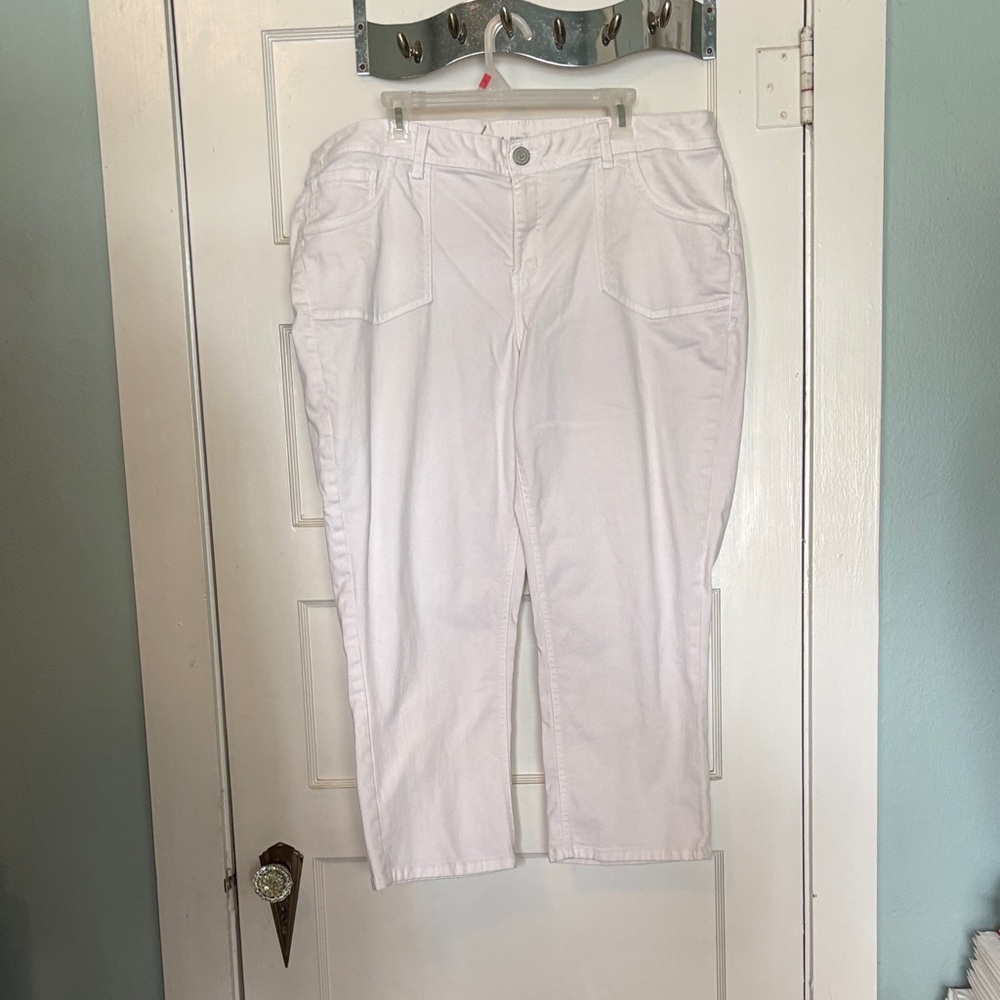 Lane Bryant White Women's Genius Fit Capri Jeans Size 22